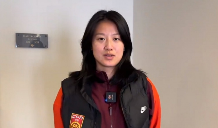  汪琳琳：范迪克是我的偶像和目標(biāo)，希望變成他那樣全面的中后衛(wèi)
