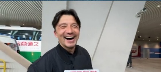  帶孩子和帶球隊(duì)哪個(gè)更累？謝暉笑言：都累，但帶孩子更累
