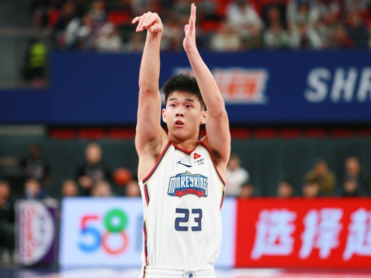  狀態(tài)可以！林葳半場8中5拿到13分1板1助