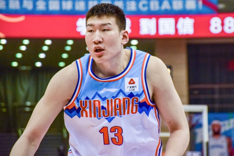  拼搶積極但手感不佳！李炎哲半場8中2&罰球6中4拿8分 搶4個前場板