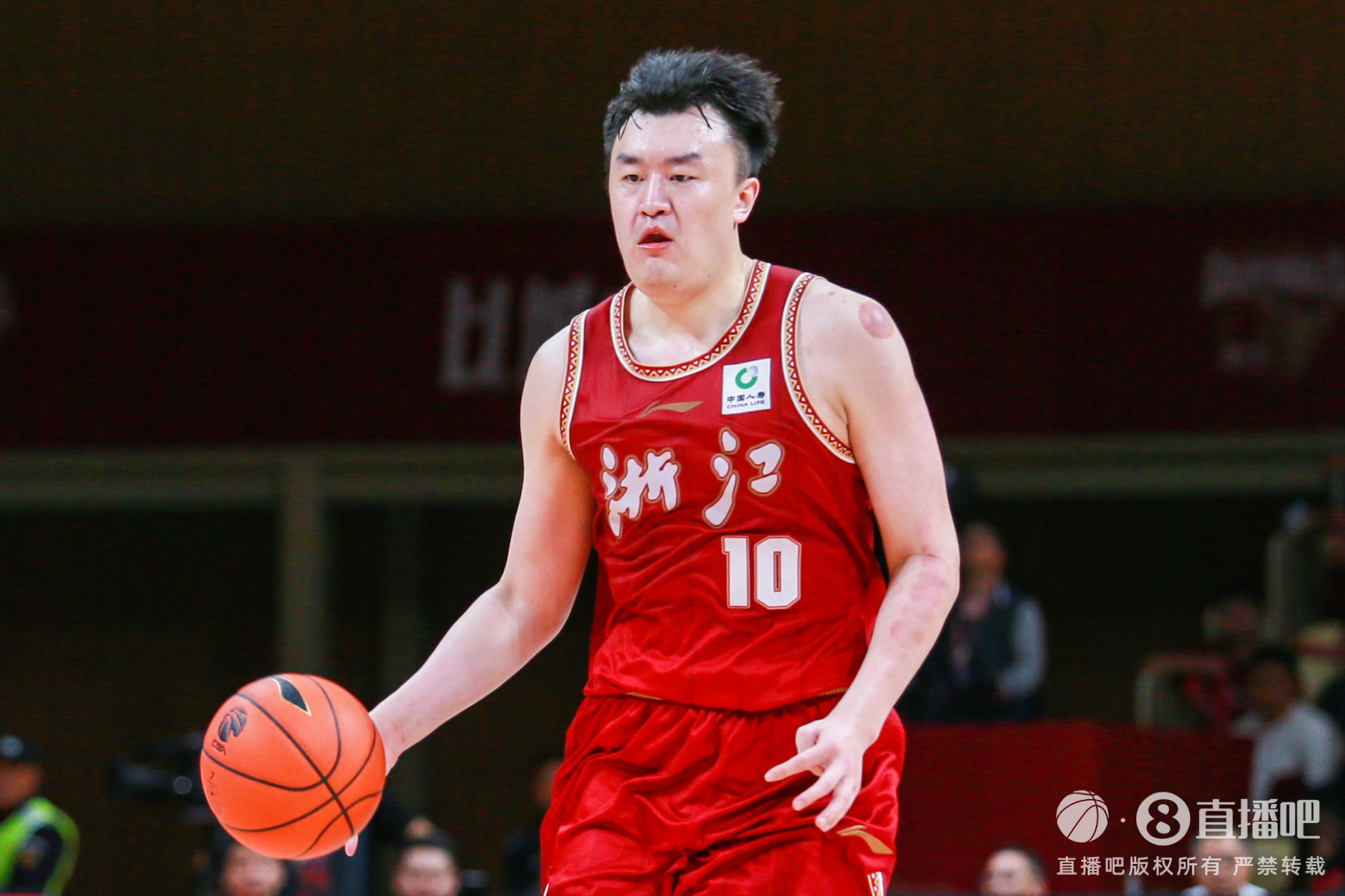  狀態(tài)火熱！劉澤一半場7投5中貢獻11分9板0失誤 正負值+15