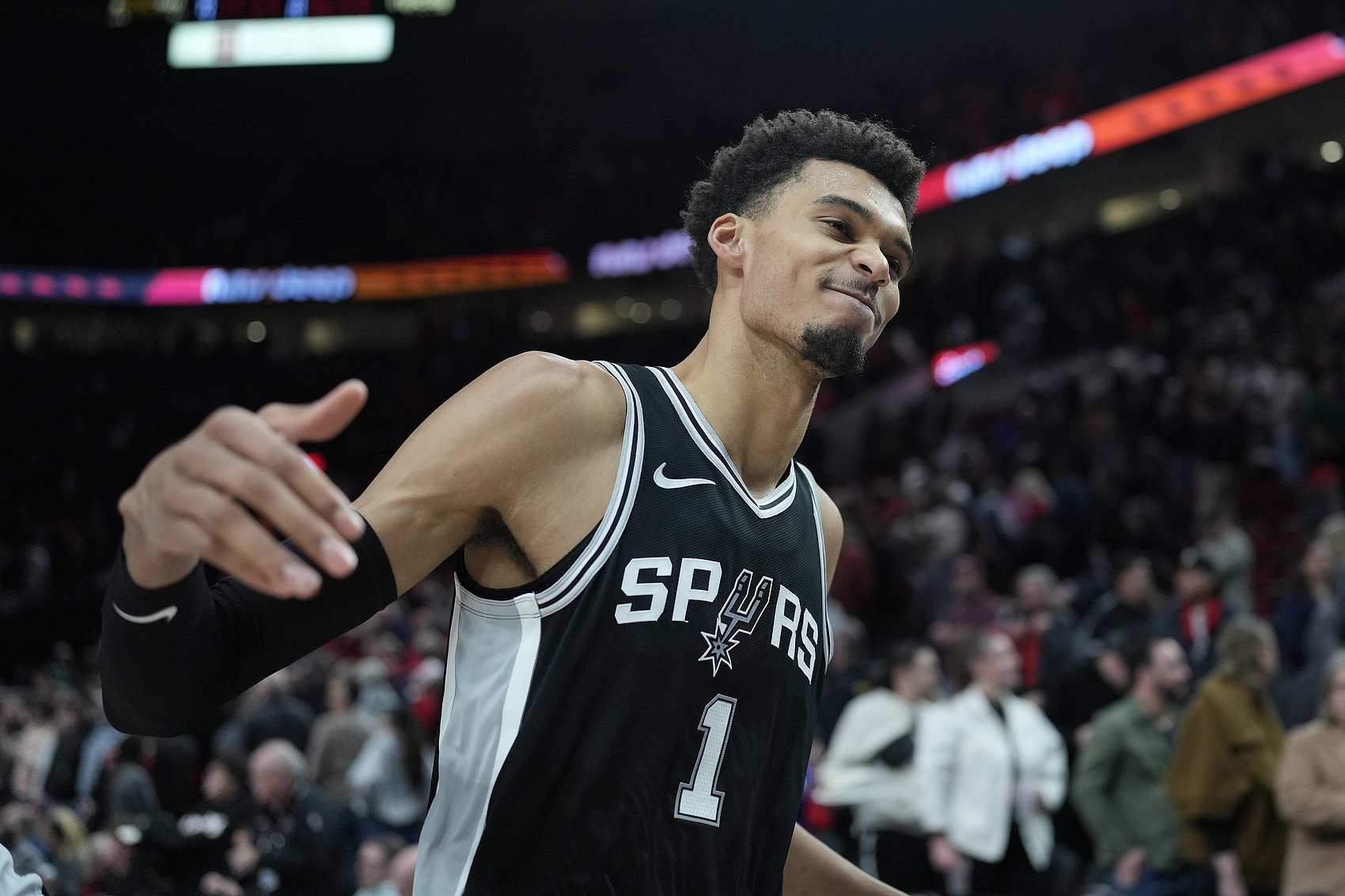  下一個NBA超級巨星？文班亞馬——身高&技術與人格魅力的完美結(jié)合