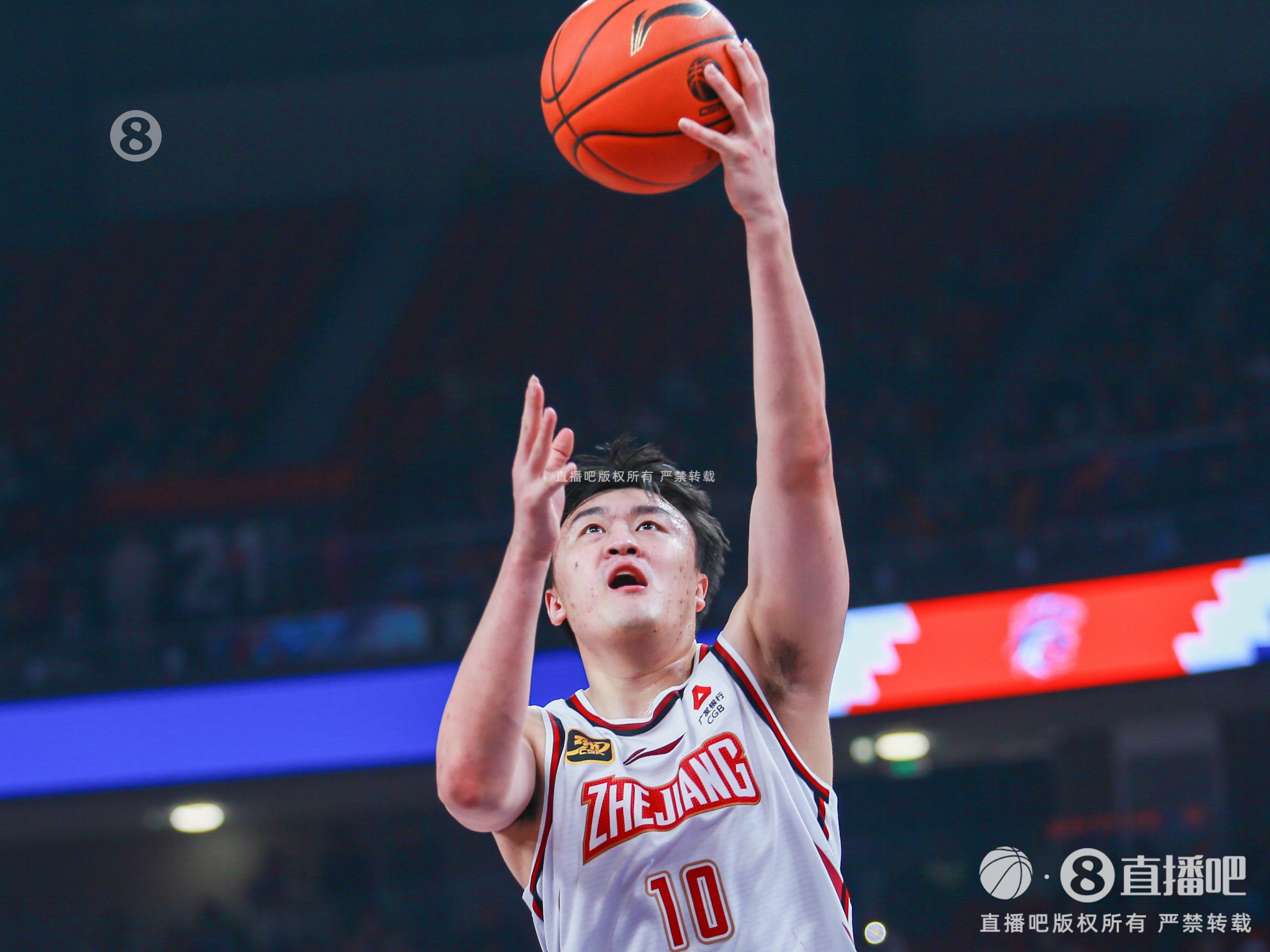  獲勝功臣！劉澤一11中9高效砍下19分13板2斷 拼下3前場(chǎng)籃板