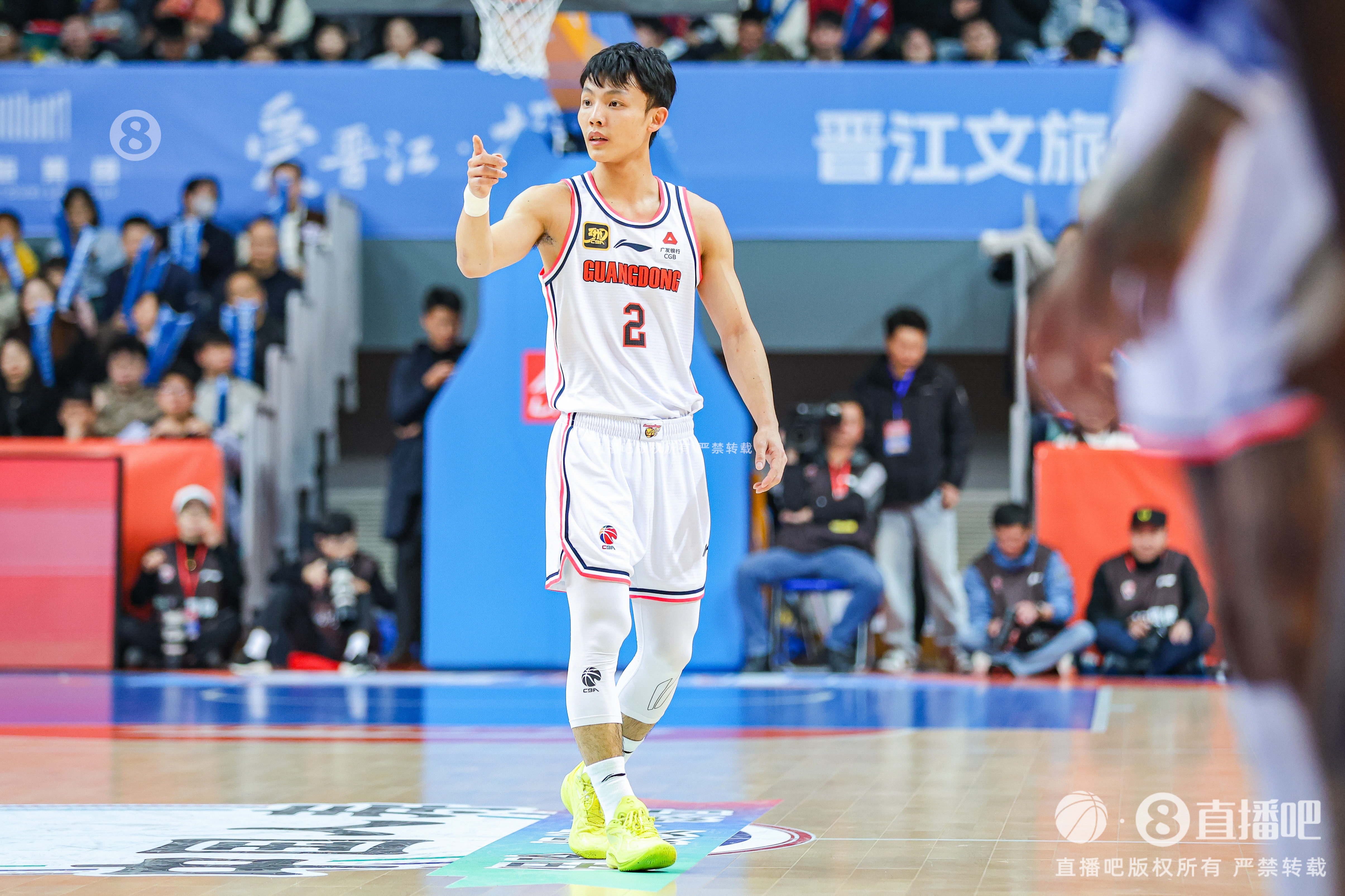  徐杰：身高不是打籃球的唯一標(biāo)準(zhǔn) 努力、勤奮、自律也是天賦